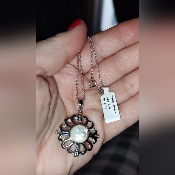 Ladies Pearl Necklace - Picture 2 of 2